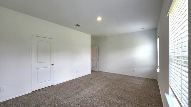 Building Photo - 14513 Lily Plns Dr