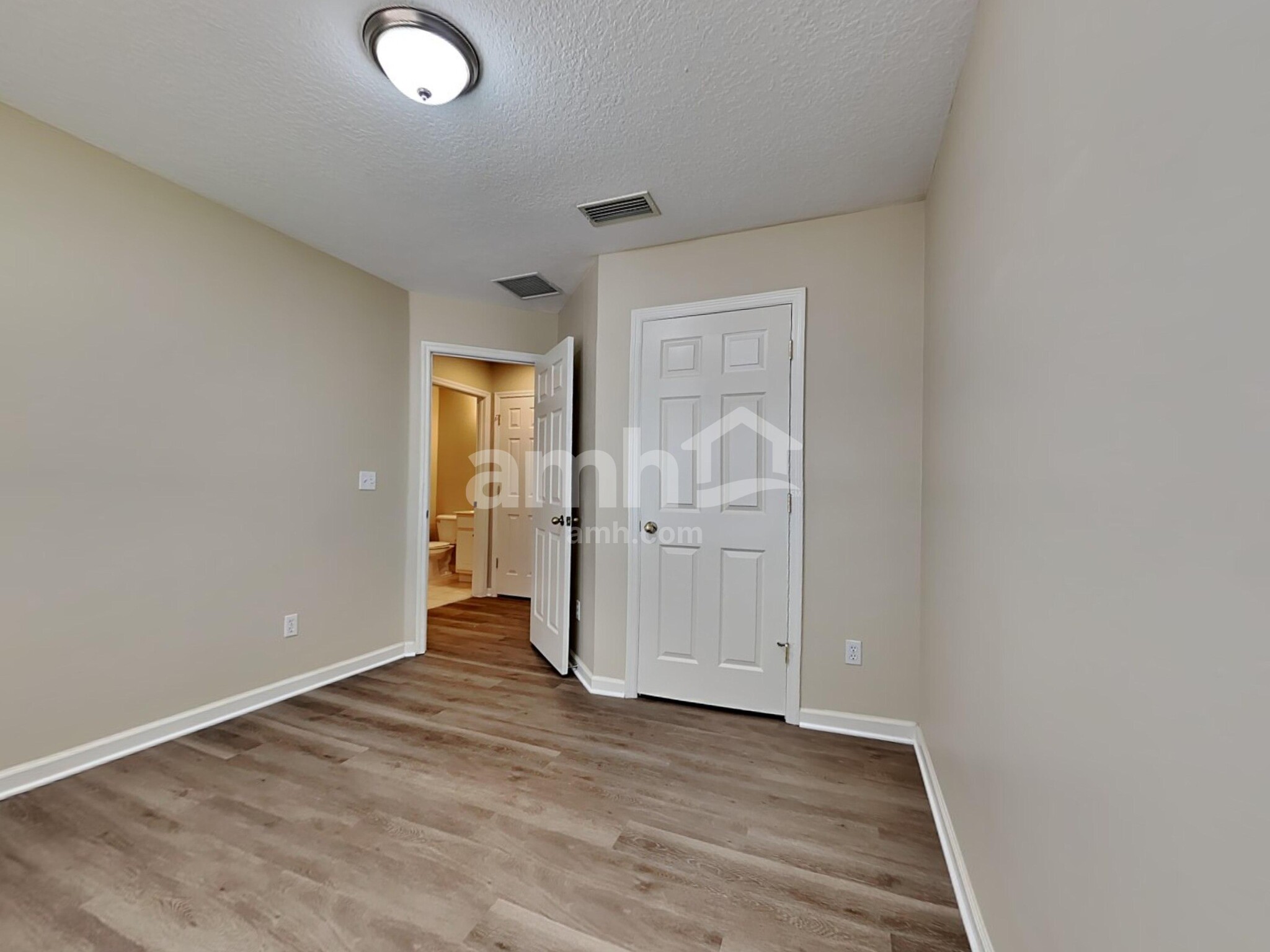 Building Photo - 1008 Beckingham Dr