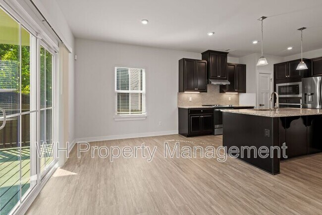 Building Photo - 441 Chinook Dr