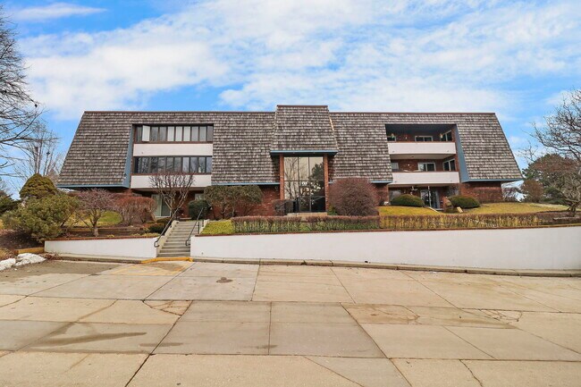 Building Photo - 150 Red Top Dr