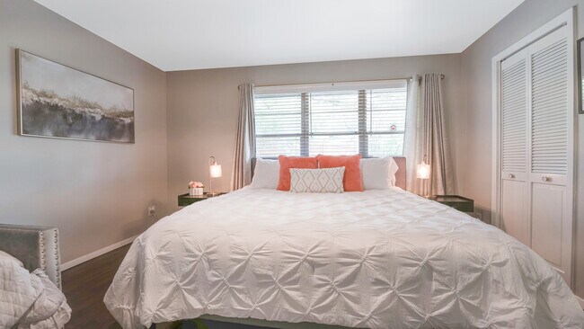 Building Photo - 2134 Bandera Rd