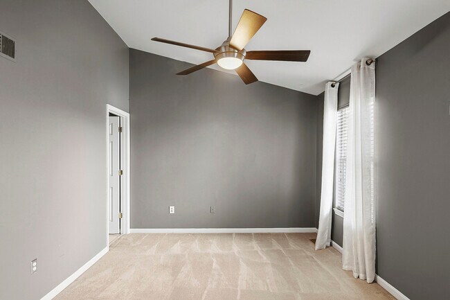 Building Photo - 1 Lanhill Ct