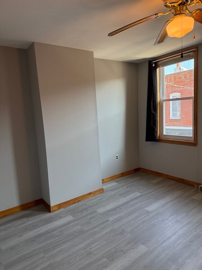 Building Photo - Charming 3-Bedroom Home in Port Richmond A...