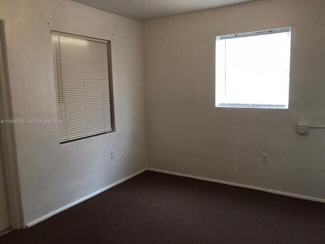 Building Photo - 1948 NW 2nd Ct