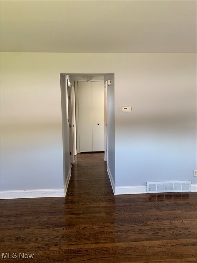 Building Photo - 5014 E 71st St