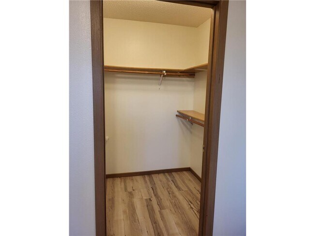 Building Photo - 609 Main St S