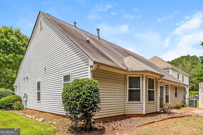 Building Photo - 218 Comet Ct
