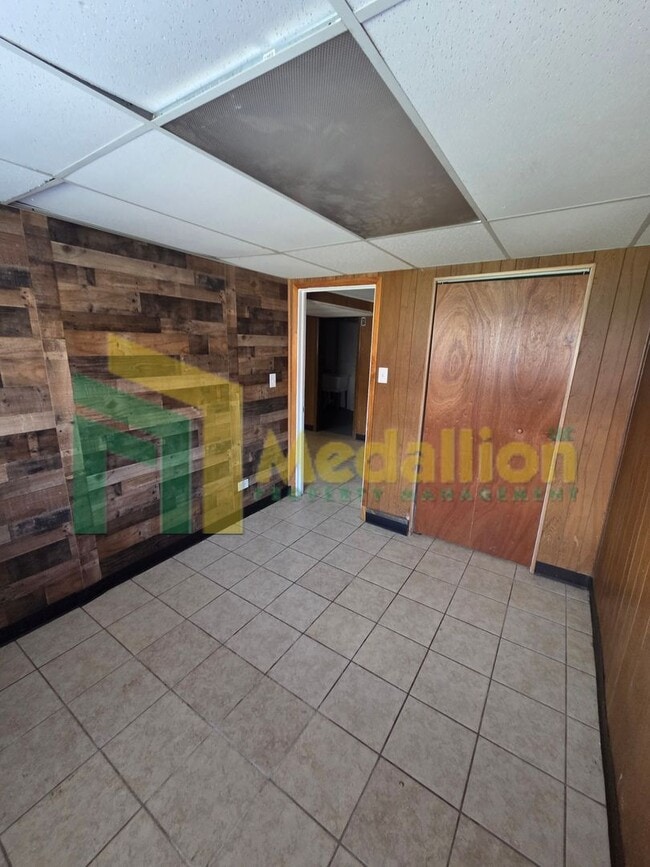 Building Photo - Updated 4-Bedroom Home with Finished Basement and Fenced Yard