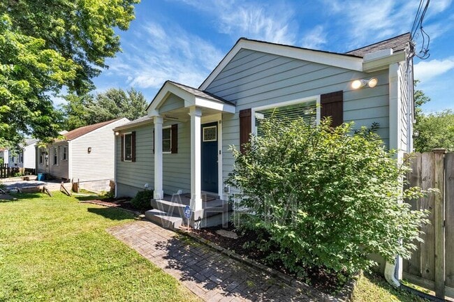 Building Photo - 3821 Sentinel Dr