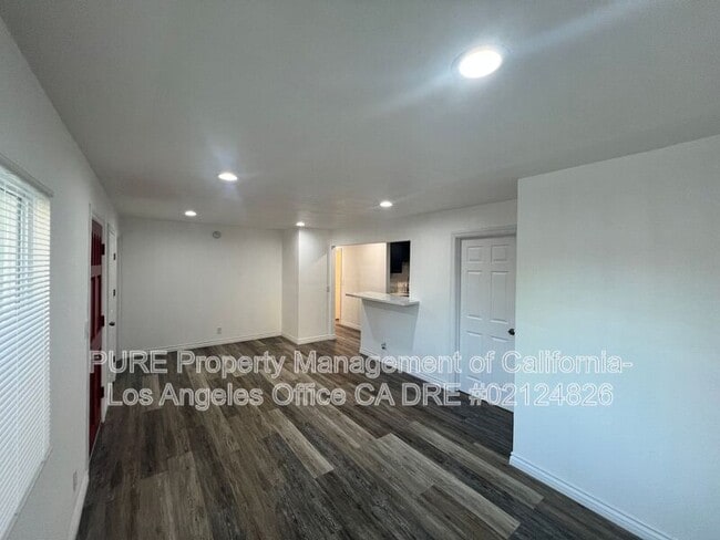 Building Photo - 980 W Battery St