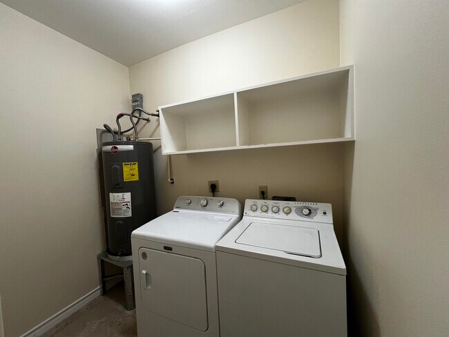 Building Photo - 5703 Moses Lp