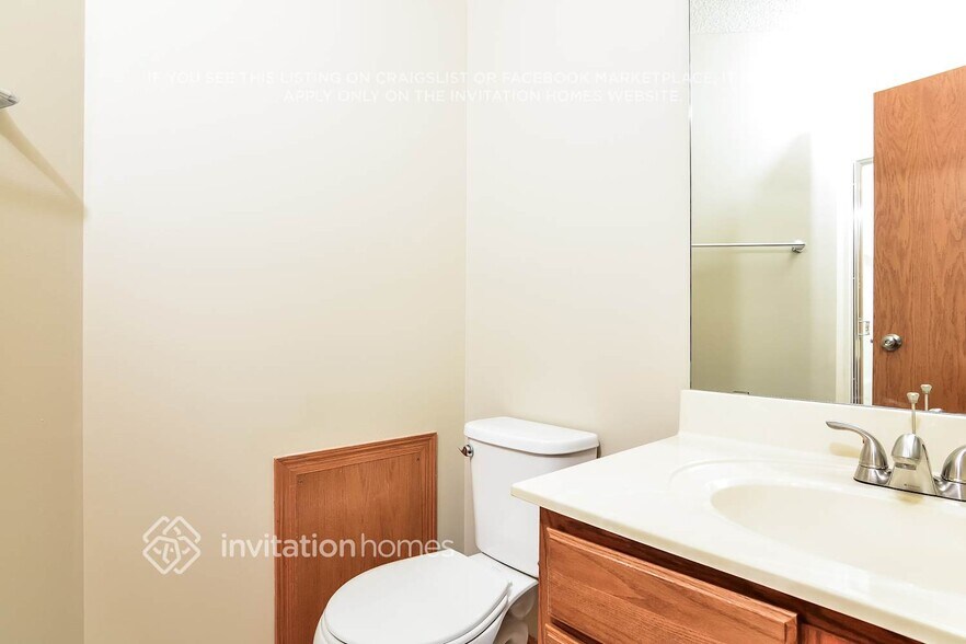 Building Photo - 26678 Oakridge Way