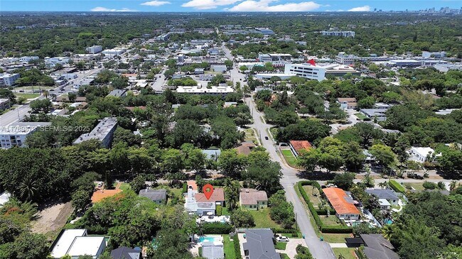Building Photo - 660 NE 121st St