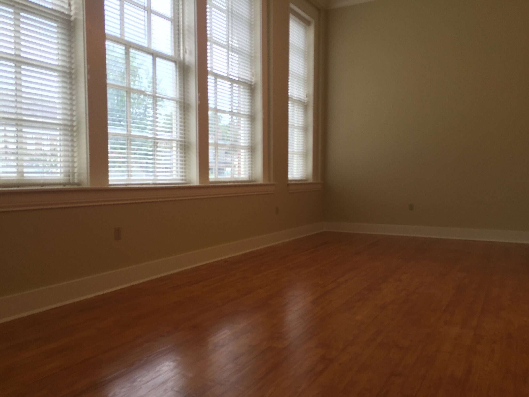 Building Photo - 715 Sherman St