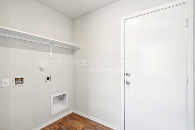 Building Photo - 15419 Puffins