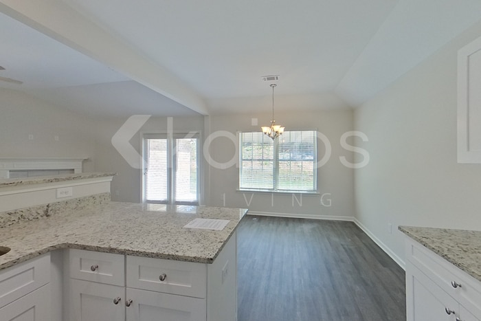 Building Photo - 781 Park Ln