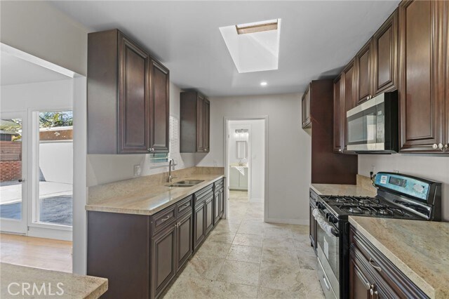 Building Photo - 5741 E 23rd St