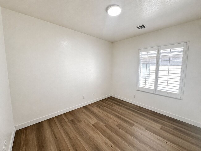 Building Photo - 10912 Golden Birch Pl
