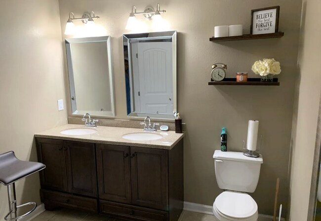 Building Photo - Luxurious 3 bedroom 2 bath home in the Heart of Baton Rouge!