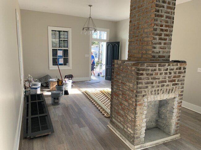 Building Photo - Oakleigh Garden District