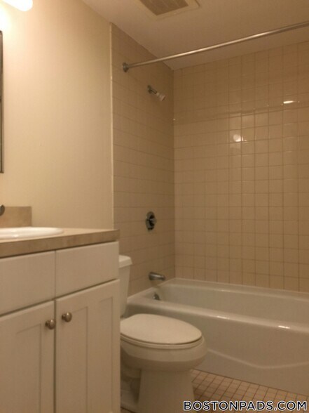 Building Photo - 40 Boylston St