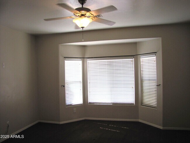 Building Photo - 1046 Estancia Dr