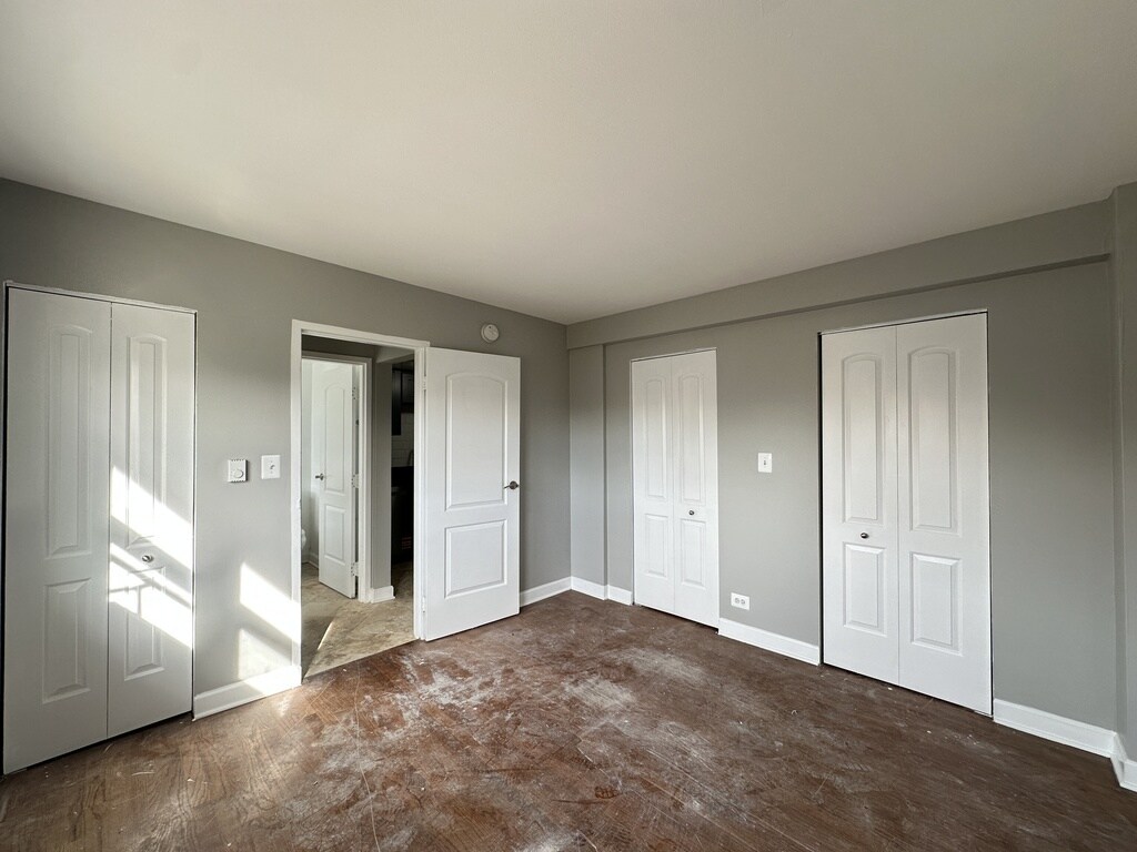 Building Photo - 7632 N Milwaukee Ave