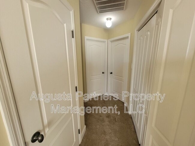 Building Photo - 2205 Whitney S Ct