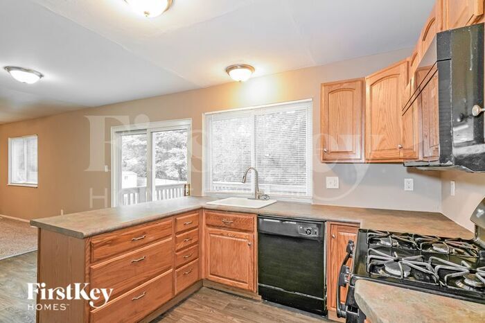 Building Photo - 6821 Chilham Dr