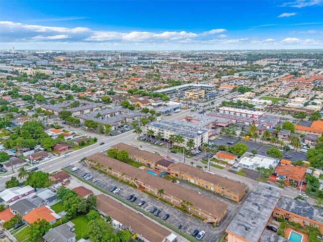 Building Photo - 1154 W 35th St