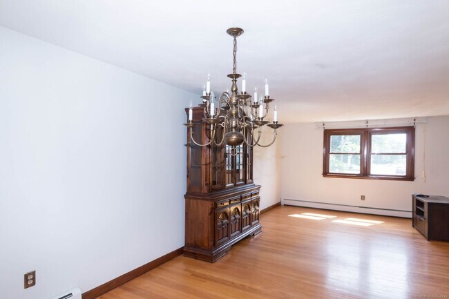 Building Photo - 32 Washburn Dr