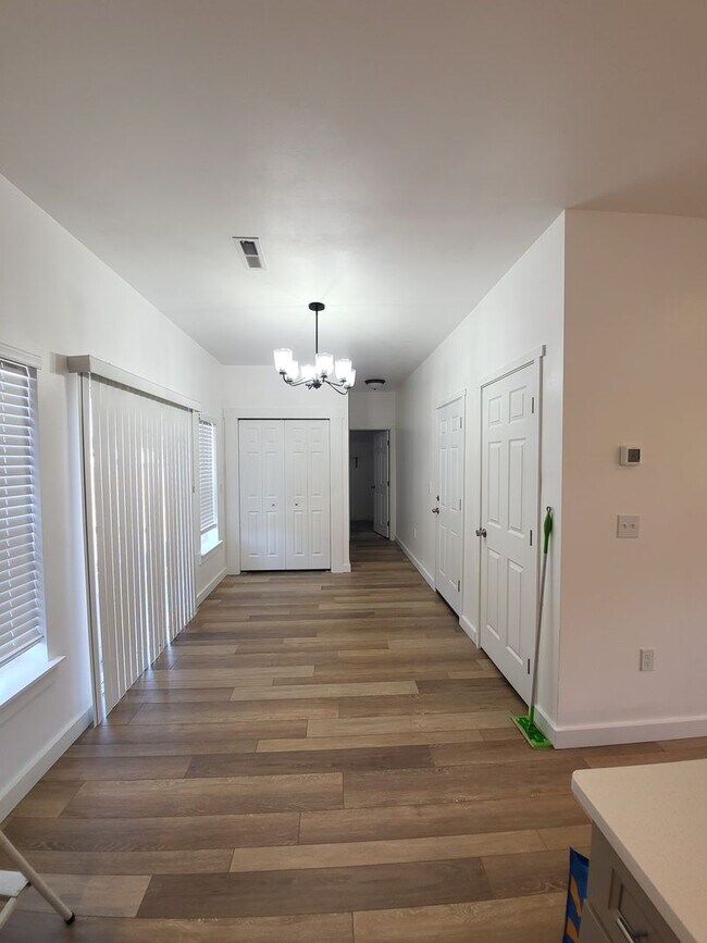 Building Photo - 683 Bryden Ave