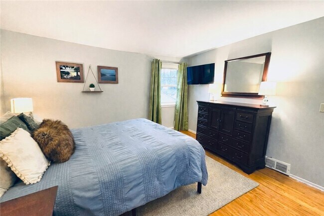 Building Photo - 37 Penhurst Rd