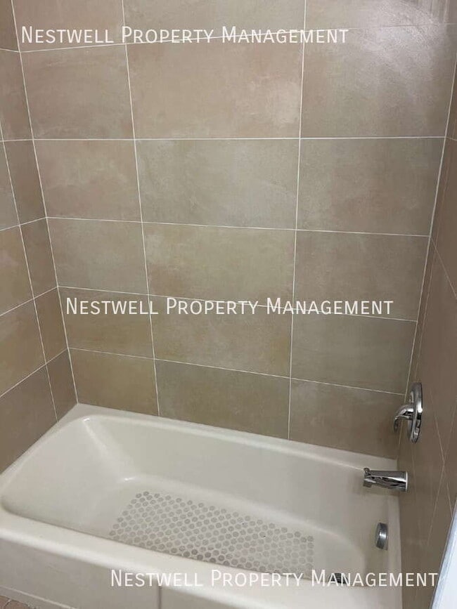 Building Photo - 893 W 1500 N St