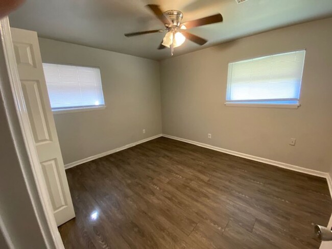 Building Photo - NEWLY REMODELED 3 BEDROOM 1 BATH IN WEBB C...