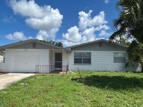 Building Photo - AVAILABLE NOW!! Well maintained 2/2 in a ...