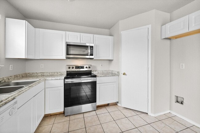 Building Photo - 612 Kings Way Dr