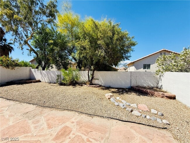 Building Photo - 9016 Dolente Ave