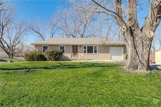 Building Photo - COMING SOON! 3 Bedrooms 2 Bathrooms $1,550