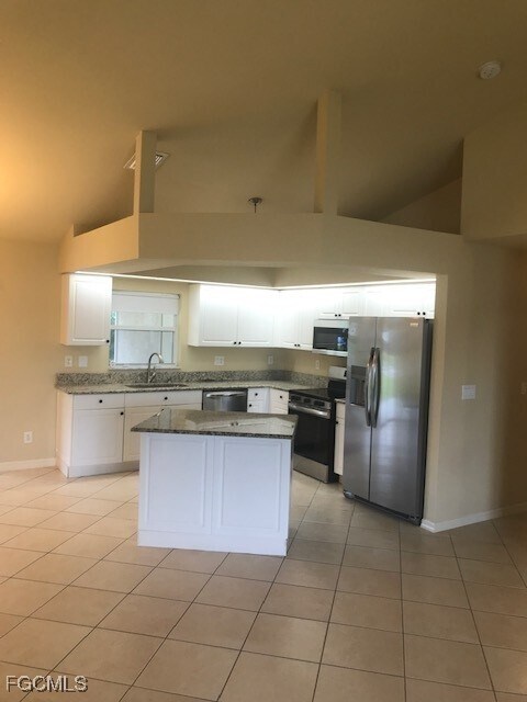 Building Photo - 2303 NW 37th Ave