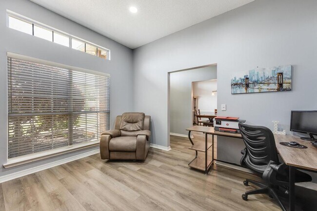 Building Photo - 1236 Northview Dr