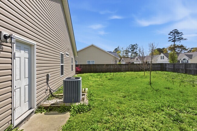 Building Photo - 127 Bermuda View