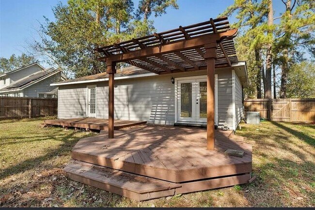 Building Photo - 607 Cactus Dr