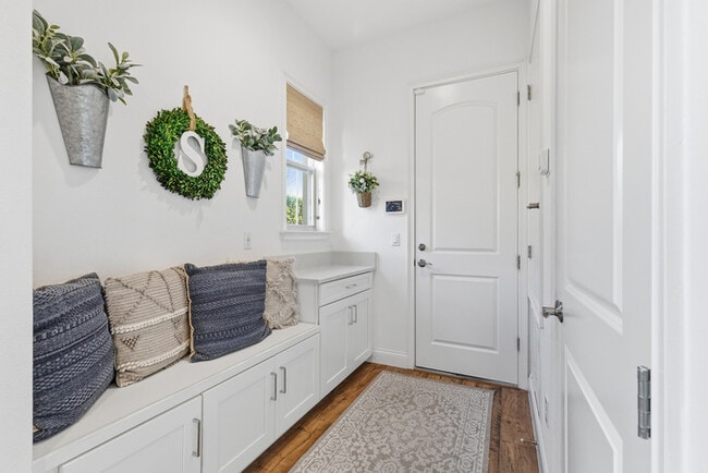 Building Photo - Luxury 5-Bedroom Residence in Eagle Creek with Indoor-Outdoor Living