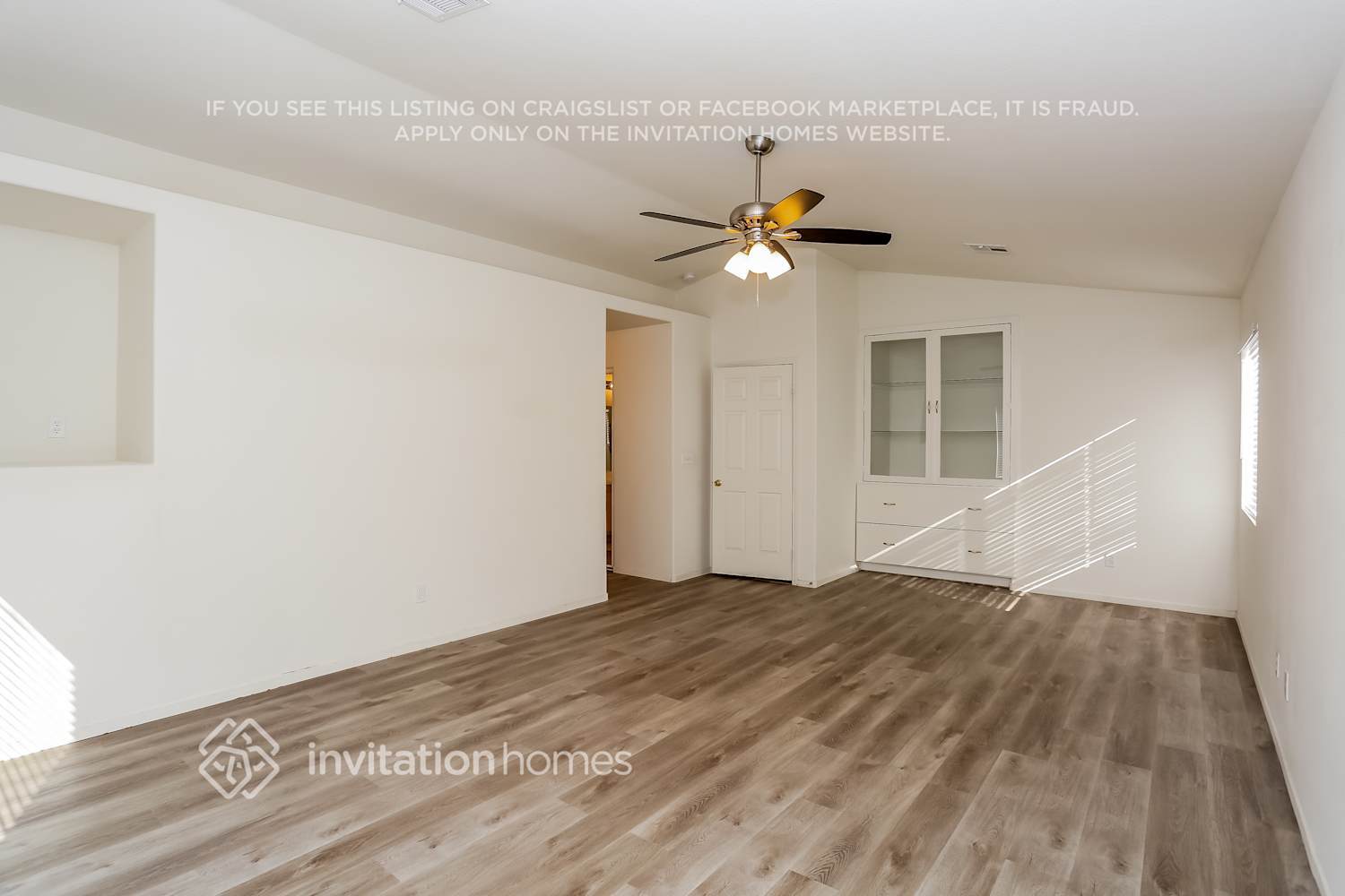 Building Photo - 829 Beefeater Pl