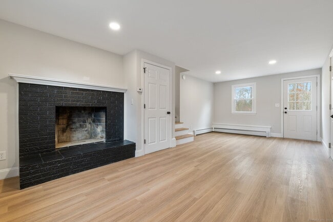 Building Photo - 410 S Stone St