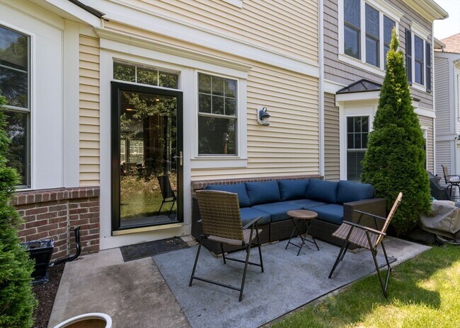 Building Photo - 115 Halsted Dr