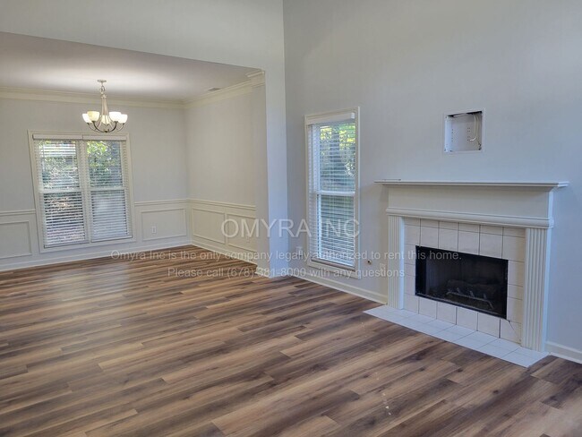 Building Photo - Gorgeous Newly Renovated 3 Bedroom House i...
