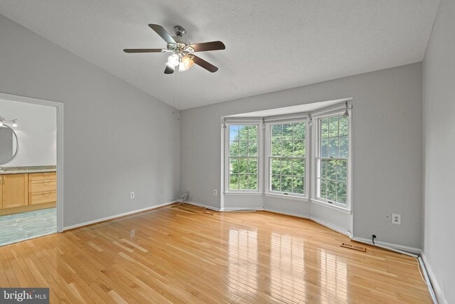 Building Photo - 7 Willwood Ct