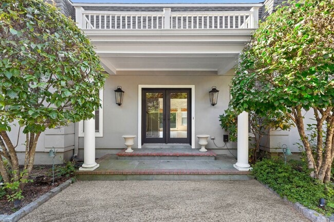 Building Photo - 15 S Hill St